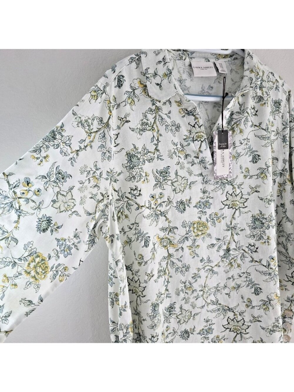 Laura Ashley Women 1X Floral Blouse Linen Blend Lightweight Top